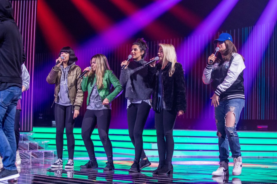  Honey G joins the girls on stage