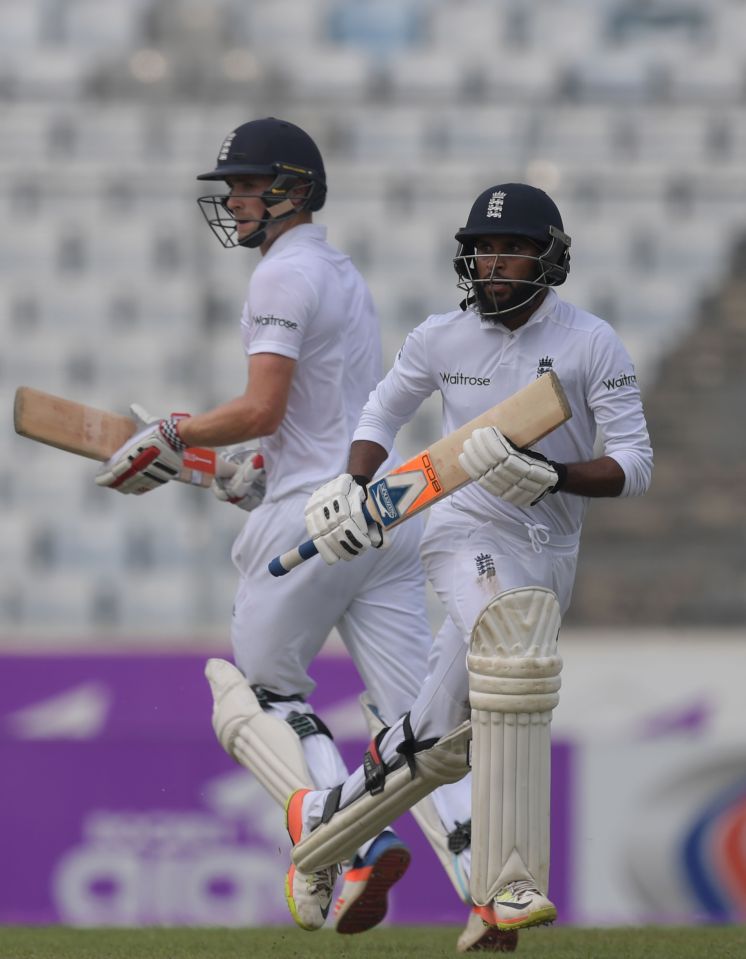  Chris Woakes and Adil Rashid rescued England with the bat on day two