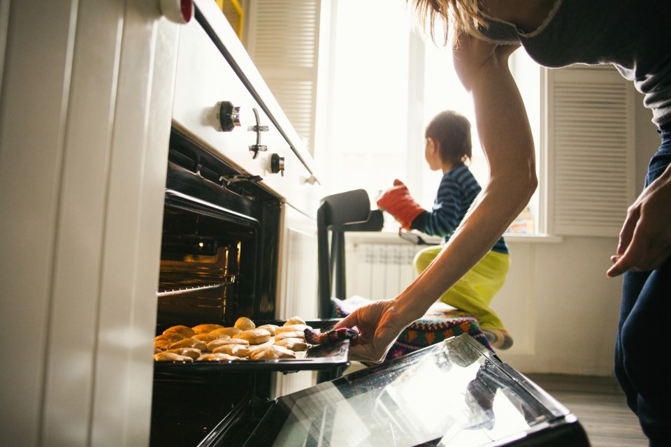  Turning off your oven for the last few minutes of cooking can save energy