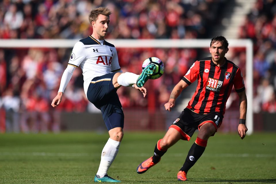  Christian Eriksen forced a good stop from Artur Boruc after his strike was deflected