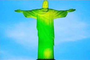  Christ the Redeemer bathed in the clubs colours