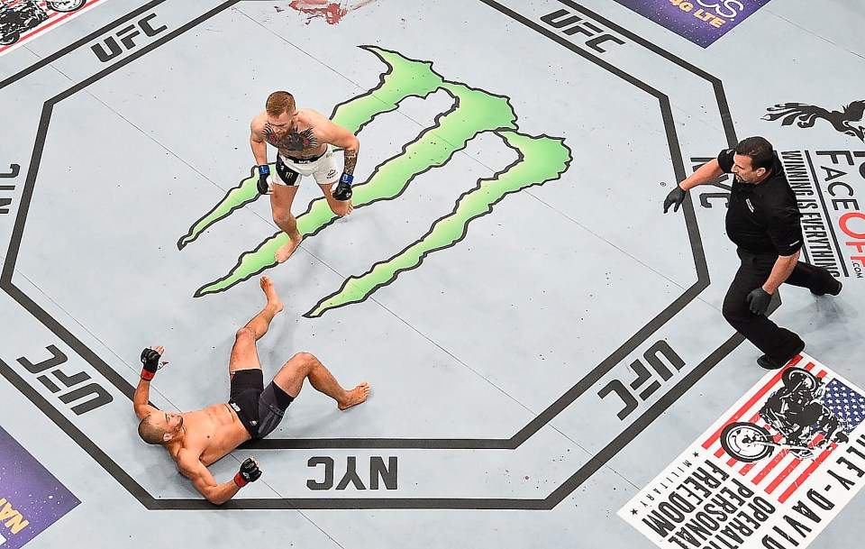  McGregor's powerful left hand found its mark time and time again as the Dubliner dethroned Alvarez to claim the UFC lightweight title