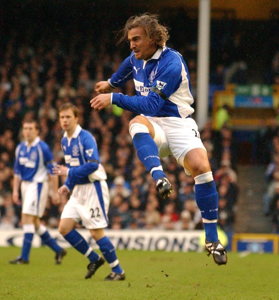  David Ginola ended his playing career with Everton 2002