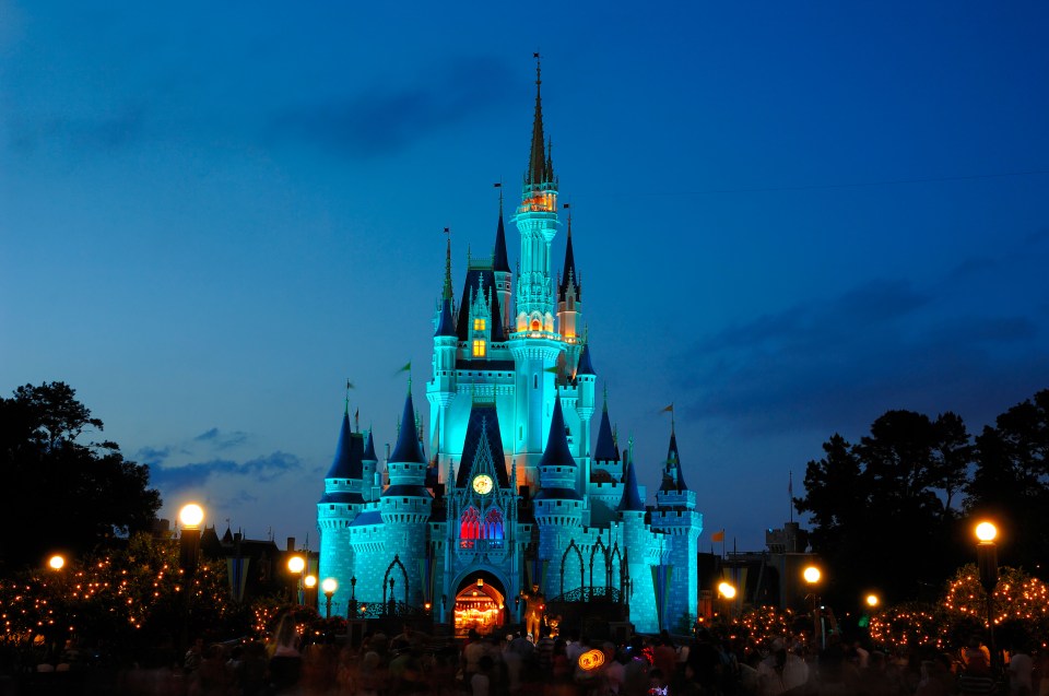  Disney’s drone show will fly twice a night this Winter