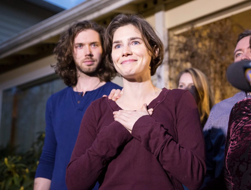  Amanda Knox says she has been inundated with people apologising to her after she was cleared of murdering British student Meredith Kercher in 2015