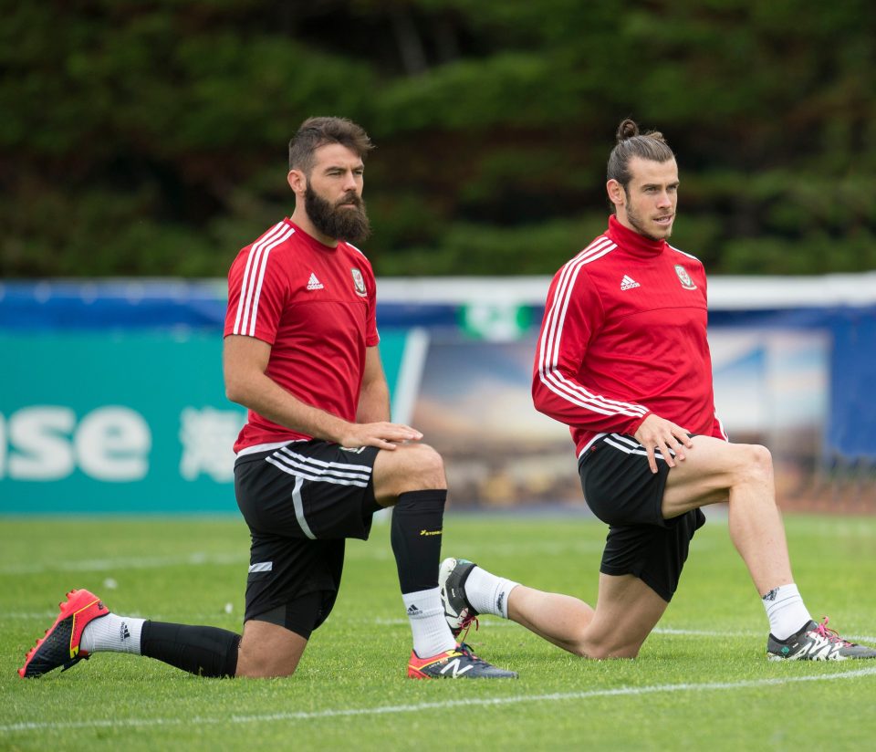  Joe Ledley says the Wales squad have been giving Gareth Bale a ribbing over his hairdo