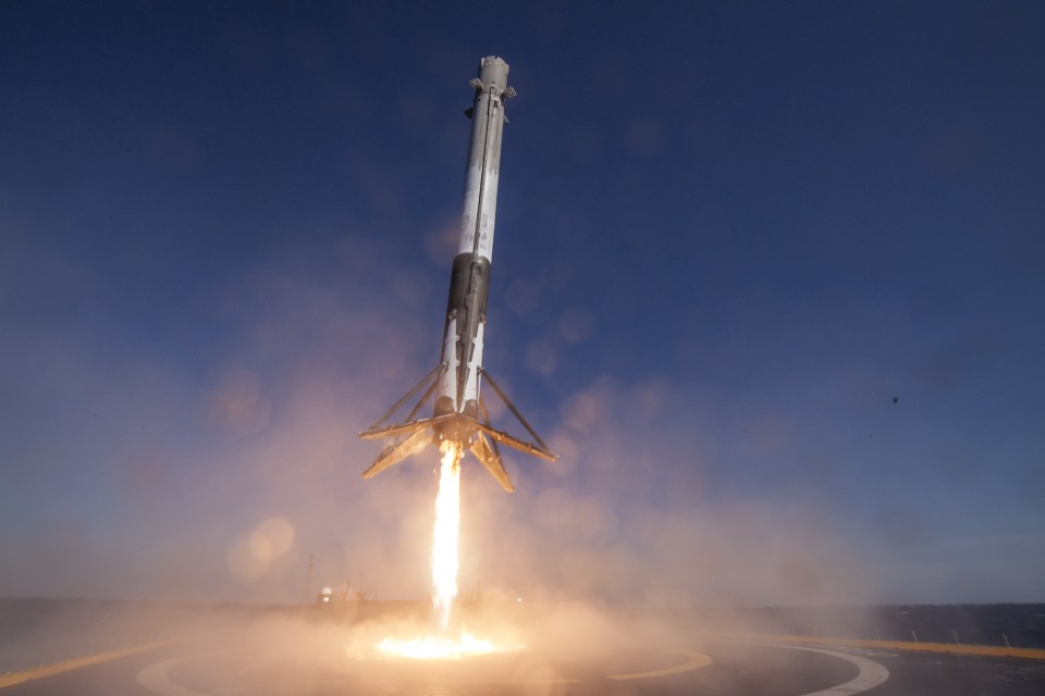  Musk runs SpaceX, the space company that plans to put humans on Mars by 2022