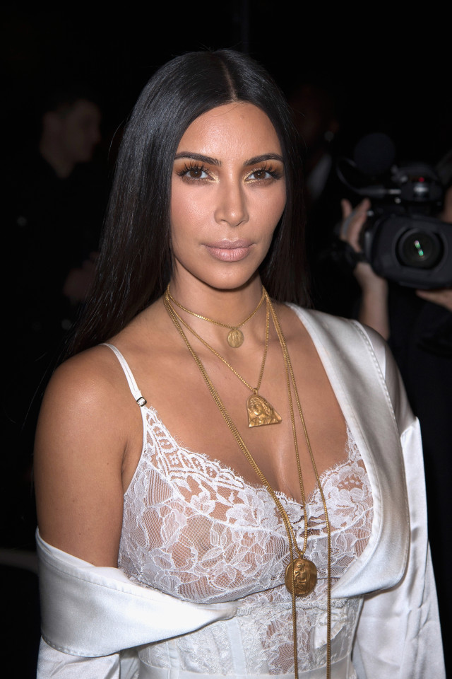  Kim Kardashian as been having "daily therapy" sessions since being robbed at gunpoint in Paris