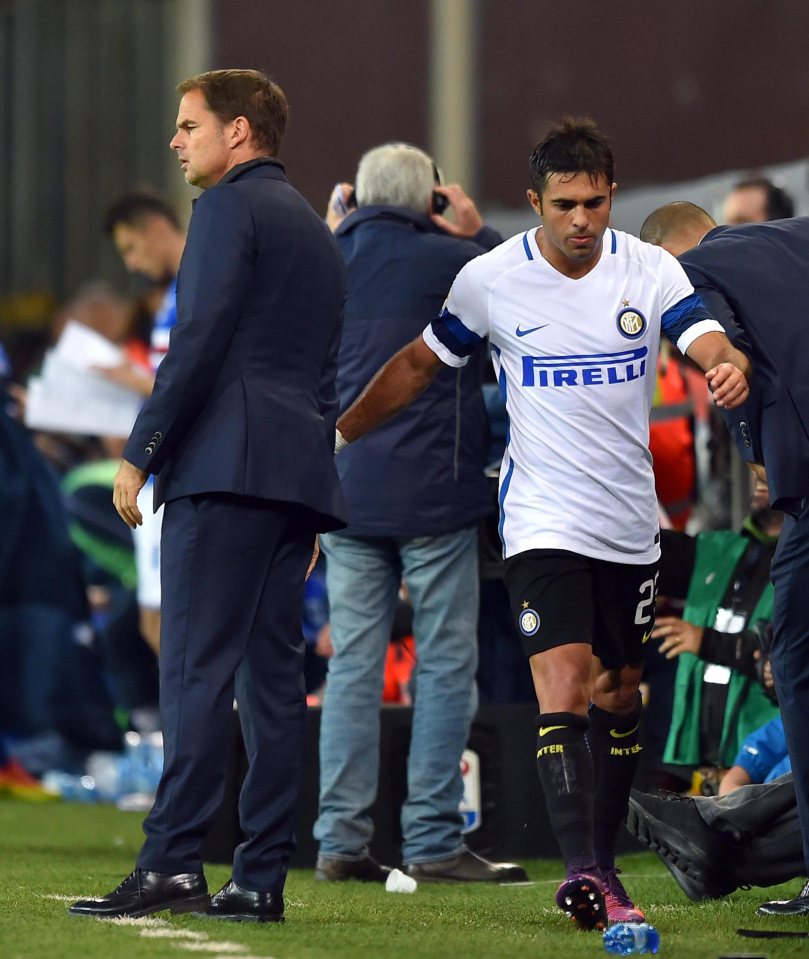  Frank De Boer is snubbed by Eder after substituting Italian striker in 1-0 defeat