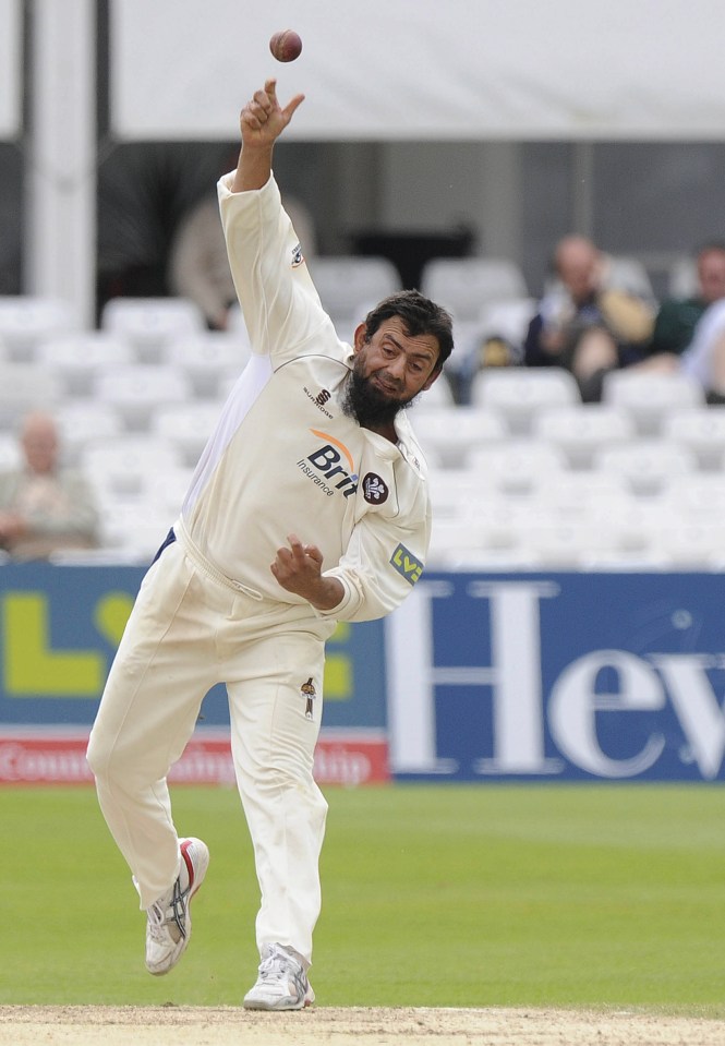  Saqlain Mushtaq pioneered the doosra delivery