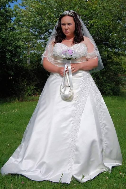  Leah was a size 28 and 19st on her wedding day