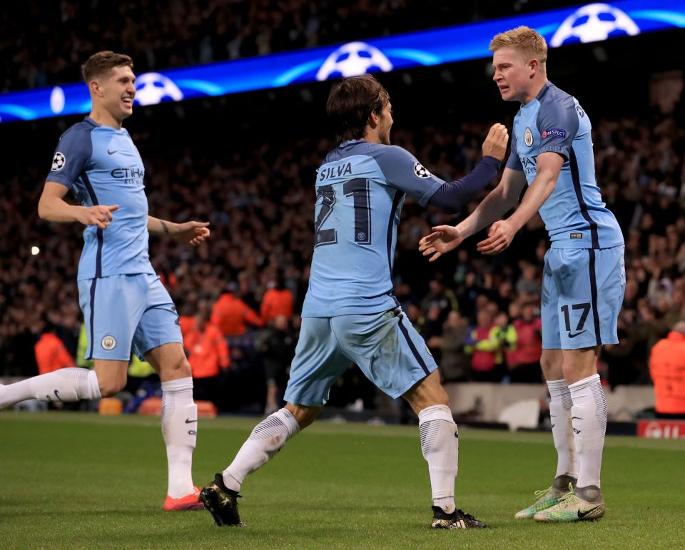  Kevin De Bruyne scored a spectacular free-kick just after half time to give City the lead against Barcelona