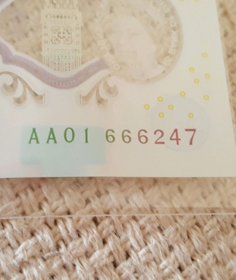  This is a close up of the serial number on the note