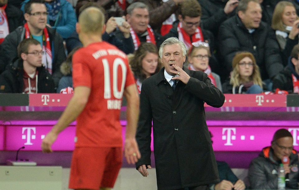 Carlo Ancelotti shouts orders at Arjen Robben during Bayern Munich's draw