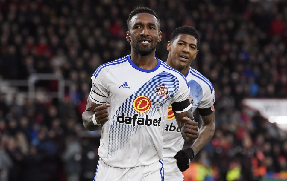  Jermain Defore scores his 149th Premier League goal that saw a precious win for David Moyes and his strugglers