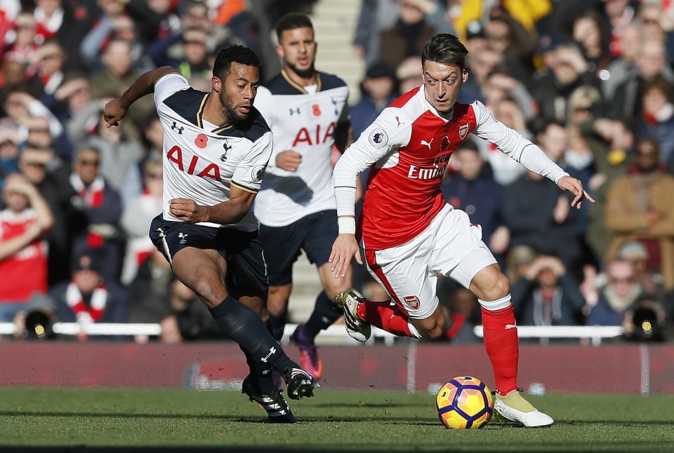  Mesut Ozil is expected for follow Bellerin with new Arsenal deal