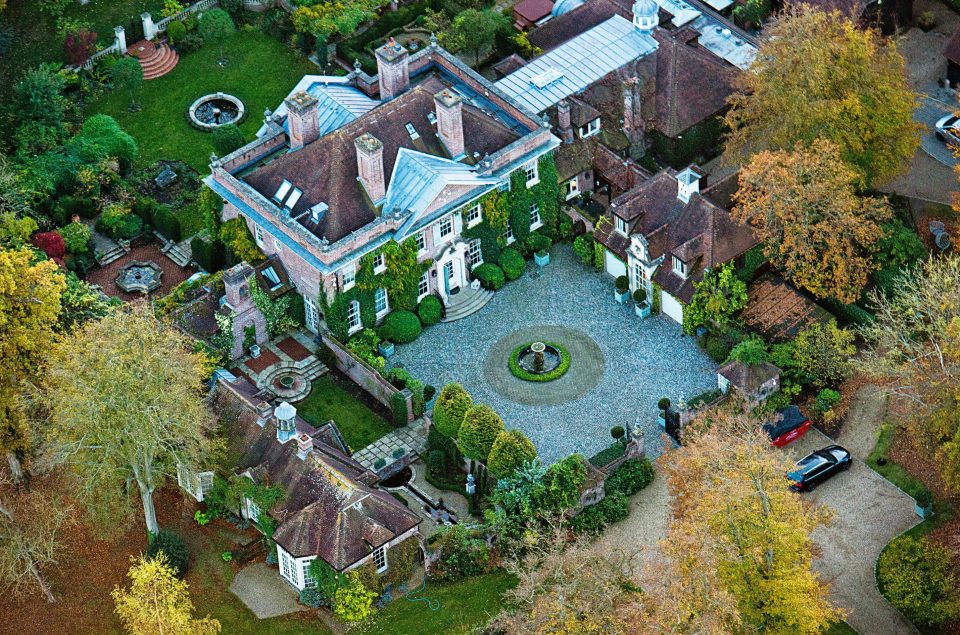  Aerial pictures of the Gottschalk's £10m Henley-on-Thames home where Mr Pyke worked as a housekeeper for the couple