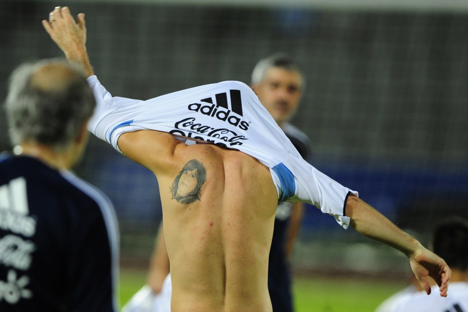  Lionel Messi has a tattoo of his mother, Celia, on the back of his left shoulder