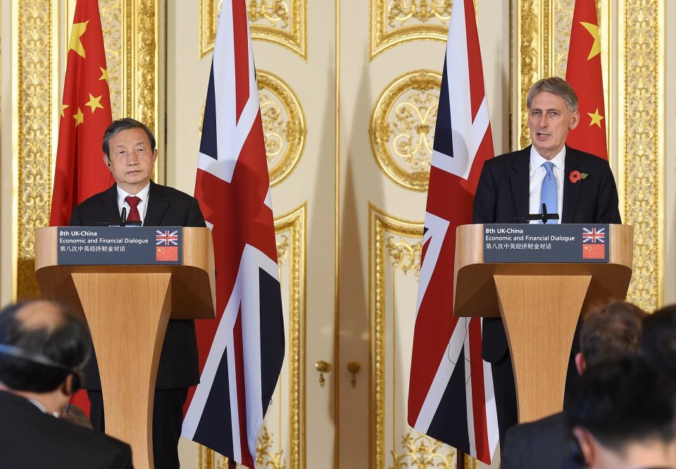  Philip Hammond held a joint press conference with Chinese Vice Premier Ma Kai and committed to the banking sectors working closer together