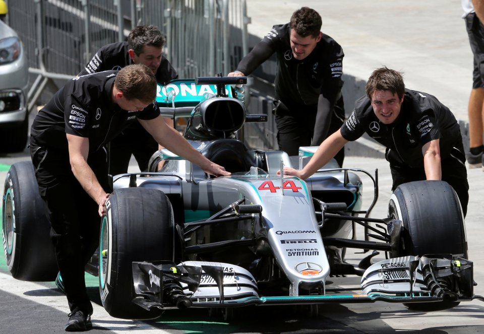  Hamilton must win in Brazil to keep alive real hopes of lifting the F1 title for 2016