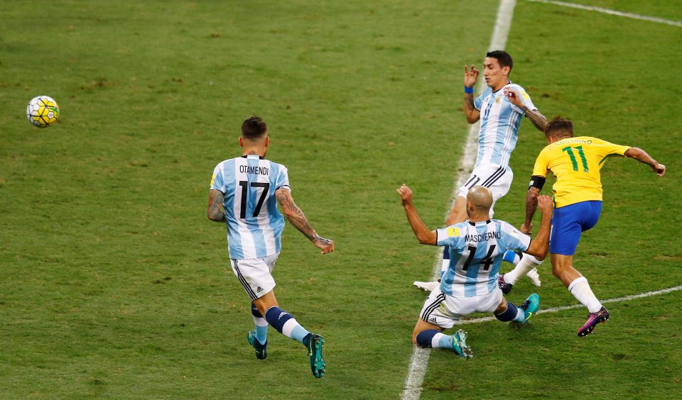  Coutinho scores a brilliant goal as Brazil beat Argentina 3-0