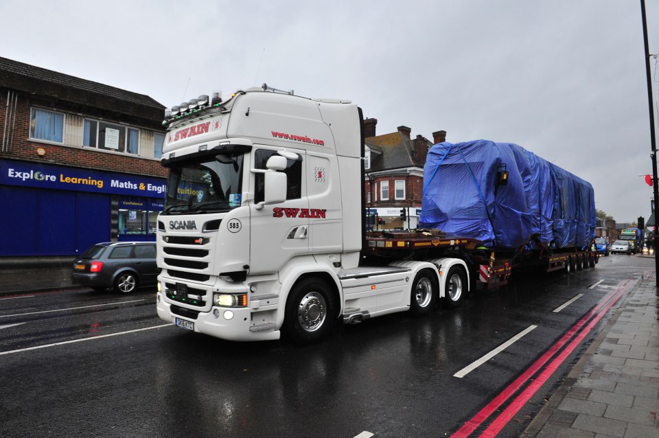  People are cotinuing to lay flowers in Addiscombe Road at the scene of the Croydon tram crash