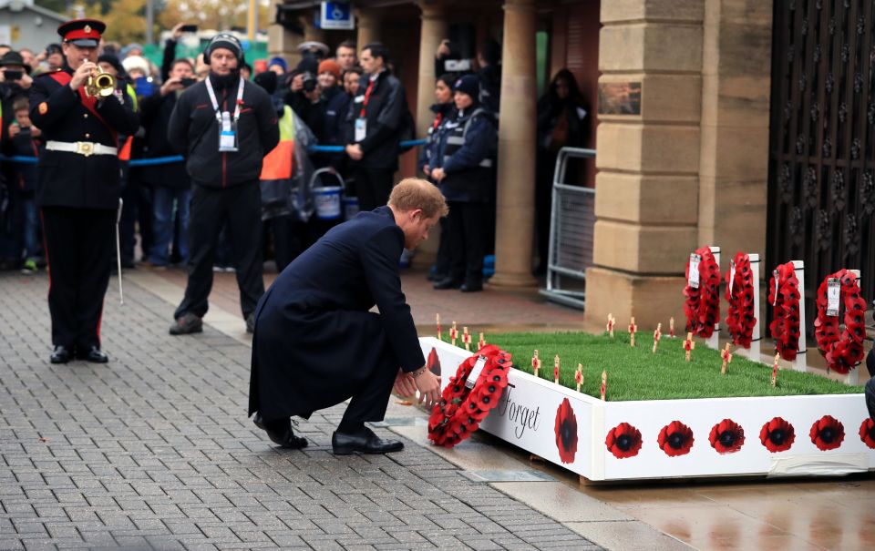  Price Harry lays a wreath ahead of the Autumn Internationals