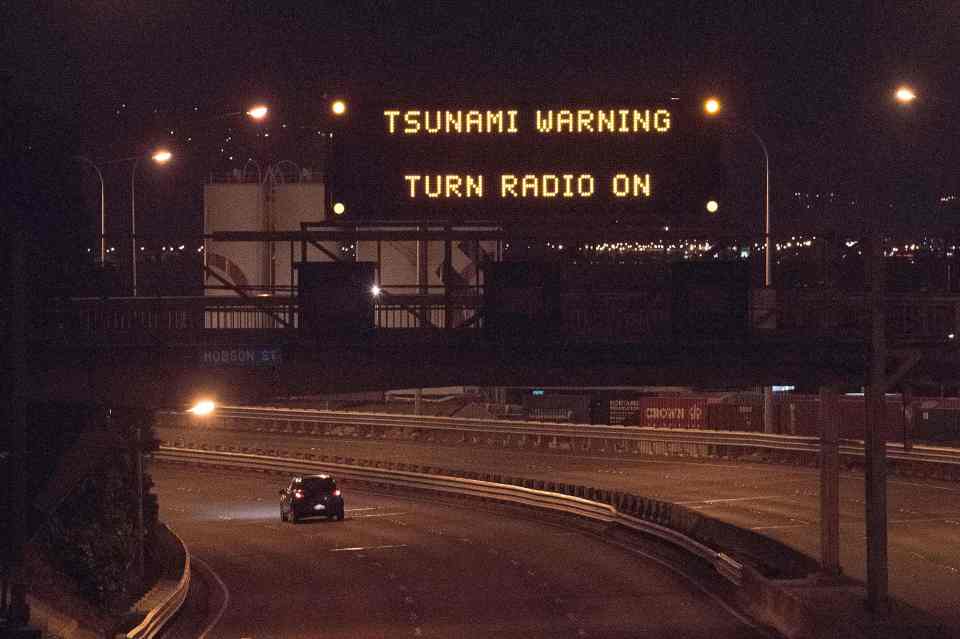  A tsunami warning alert on a state highway in Wellington this morning