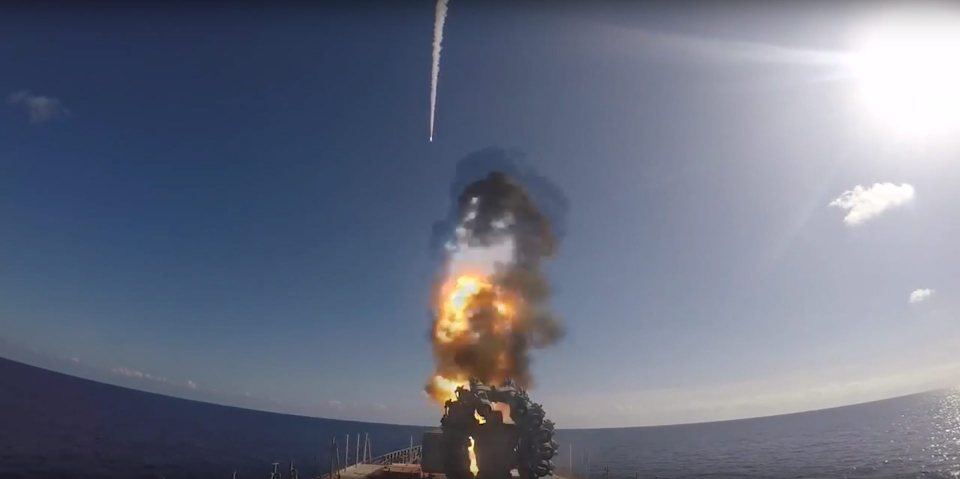 Russian frigate Admiral Grigorovich fires kalibr cruise missiles against tagets in Syria