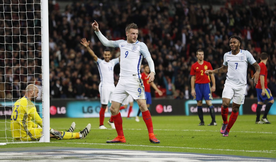  The Mannequin craze has swept the world . . . even making it on to the pitch