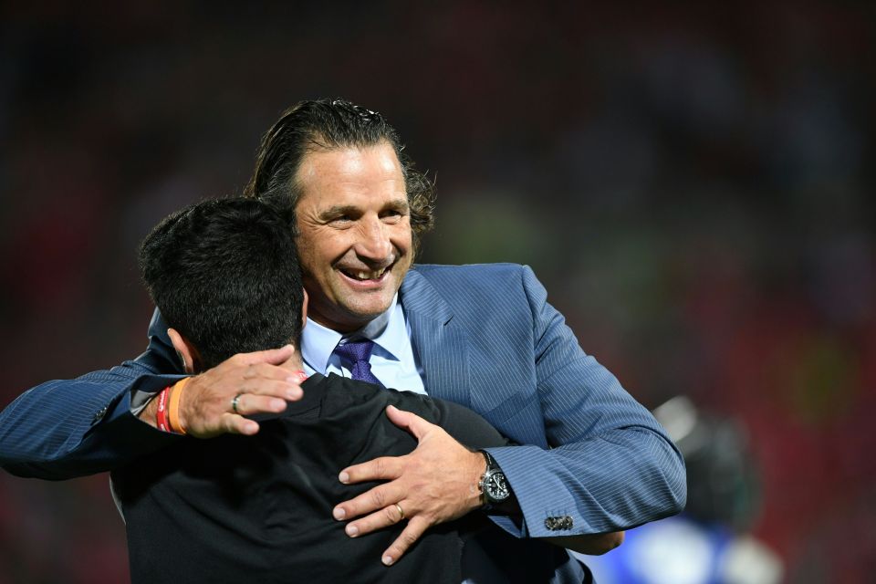  Chile coach Juan Antonio Pizzi had gone to war with Arsene Wenger over playing Alexis Sanchez against Uruguay