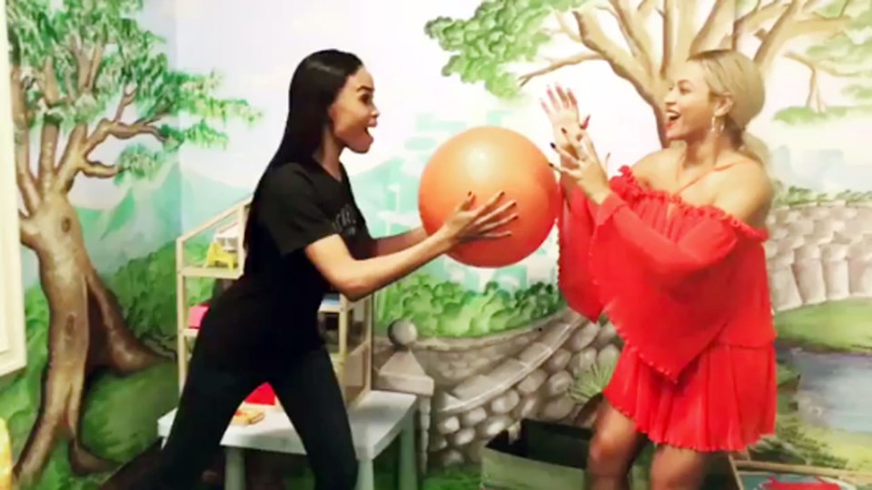  Beyonce and her former Destiny’s Child pals reunite for their video