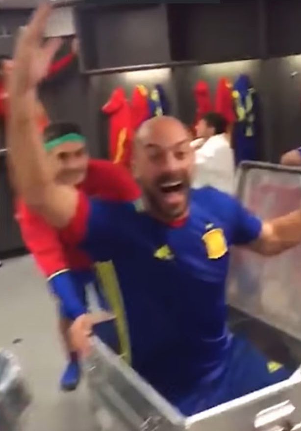  Spain’s footballers freeze in post-match celebrations