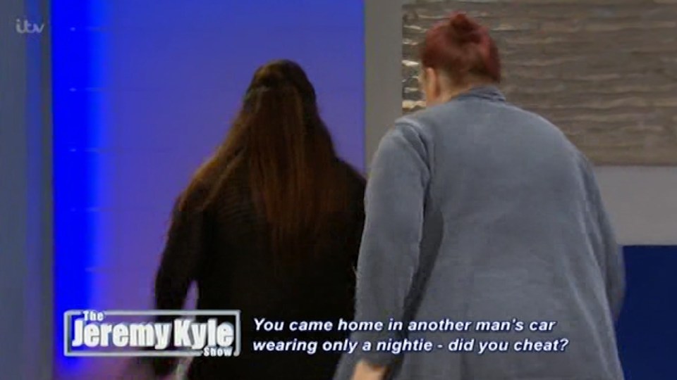  Ashleigh storms off after the lie detector results