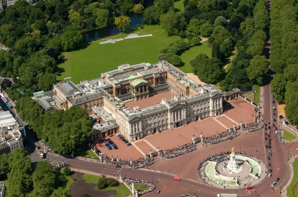  Buckingham Palace is getting a refurb, it was confirmed today