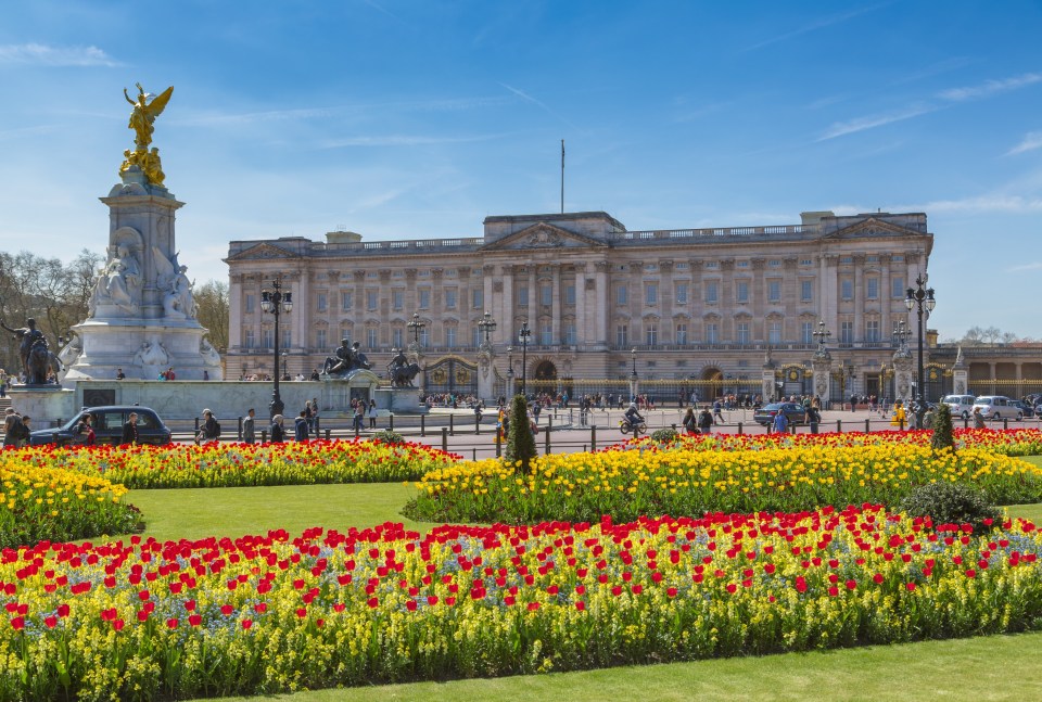  A teenager broke into the palace three times between 1838 and 1841