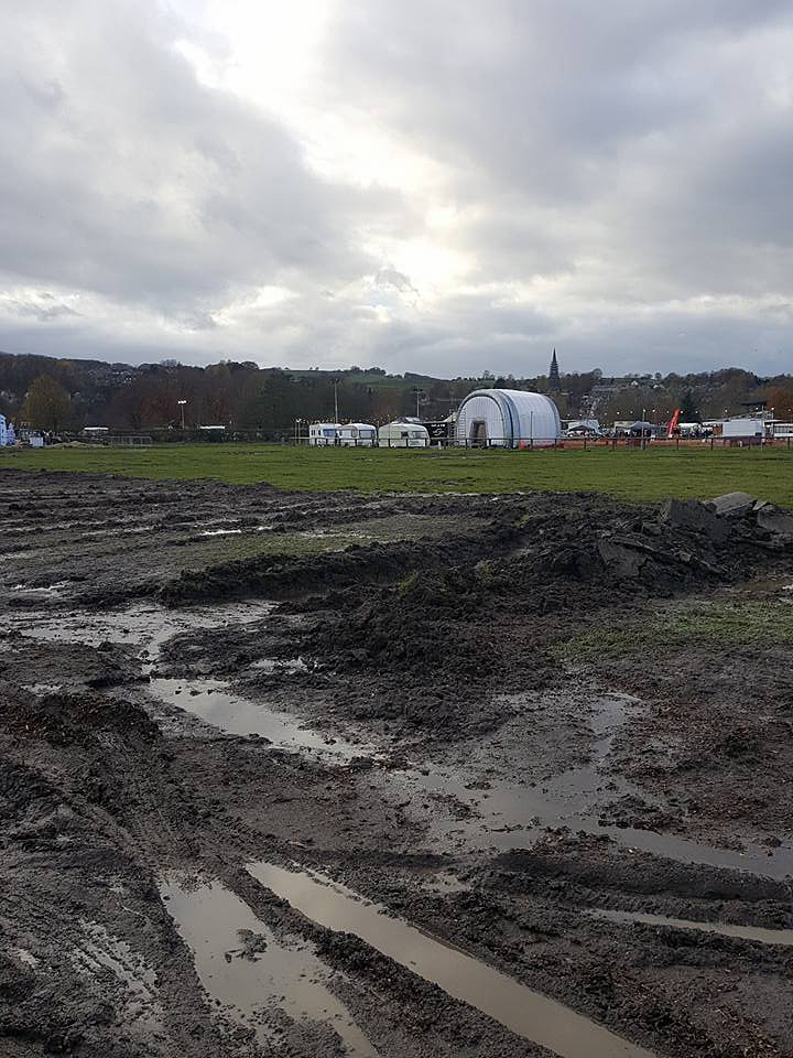  'Winter Wonderland' in Bakewell slammed as 'blunderland' by raging parents who claim Father Christmas no-show and muddy fields