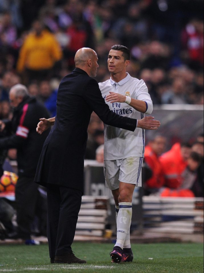  Ronaldo embraces Zidane as the two Real Madrid greats enjoy the night