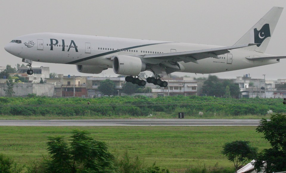  A Pakistan International Airlines flight had to stop in Manchester to fix its toilets