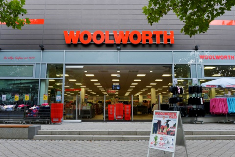  A Woolworth's store in Germany has stopped selling Christmas decorations because it is now a Muslim shop