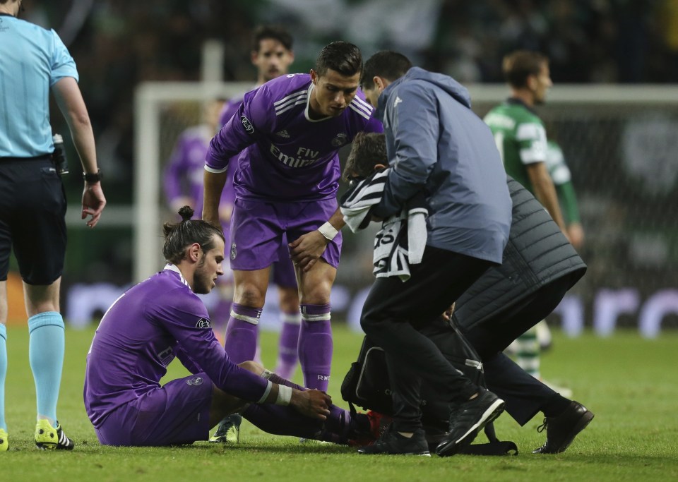  Bale signalled to the bench and he was soon replaced by Asensio by Madrid boss Zinedine Zidane