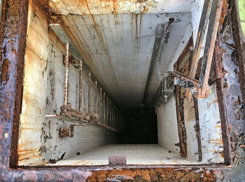 The fascinating images give an insight into what life would have been like in the bunker for the volunteers who staffed the outpost