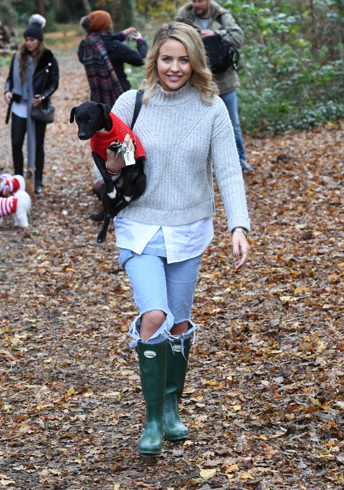  Lydia wore a grey jumper which she teamed with a ripped jeans and green wellies