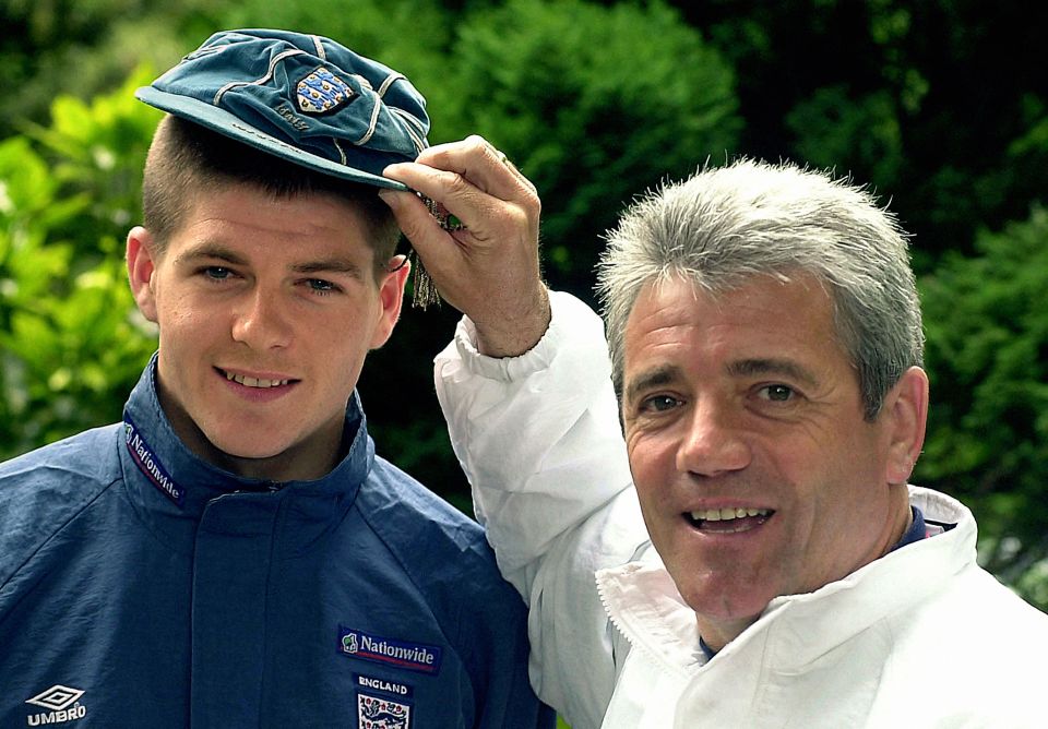  Kevin Keegan presents Steven Gerrard with his first England cap in 2000