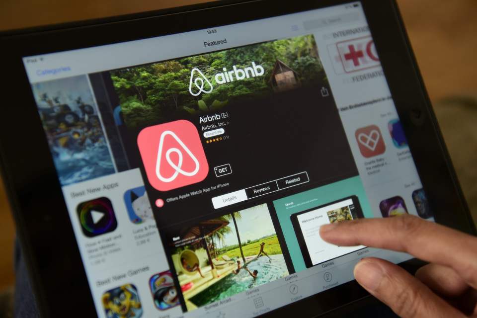  It's easy to browse the site of US home sharing giant Airbnb online