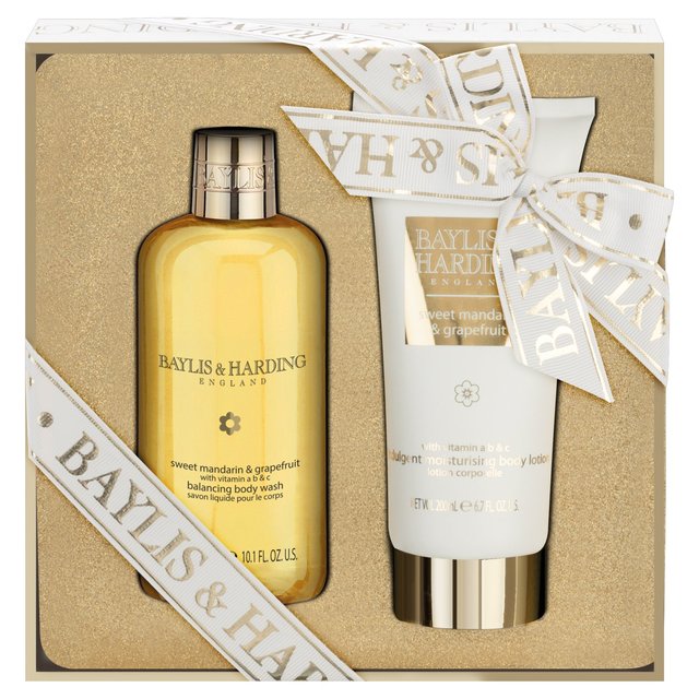  Baylis & Harding Sweet Mandarin & Grapefruit Vanity Case Gift Set is a perfect present for £10