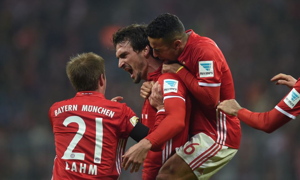  Mats Hummels scored his first goal for Bayern Munich to seal victory over Eintracht Frankfurt