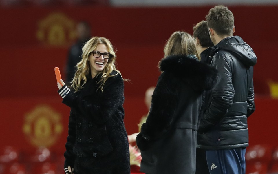  Julia Roberts filmed her kids on the sidelines after the match