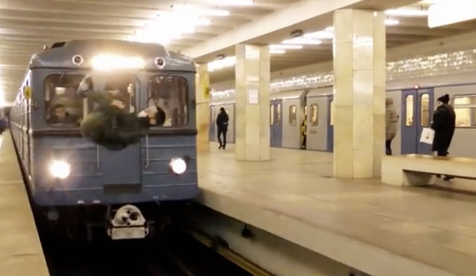  The unidentified thrill seeker flips over the tracks of the Moscow metro