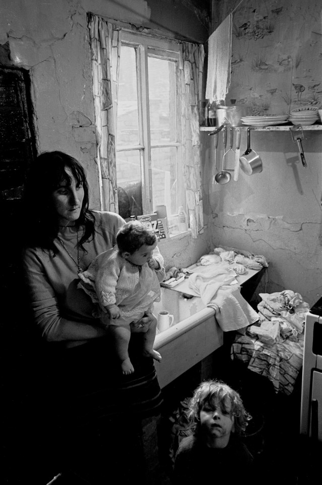  Mother and children dealing with the washing, Salford, 1971. This image was used for the Regional Manchester Exhibition